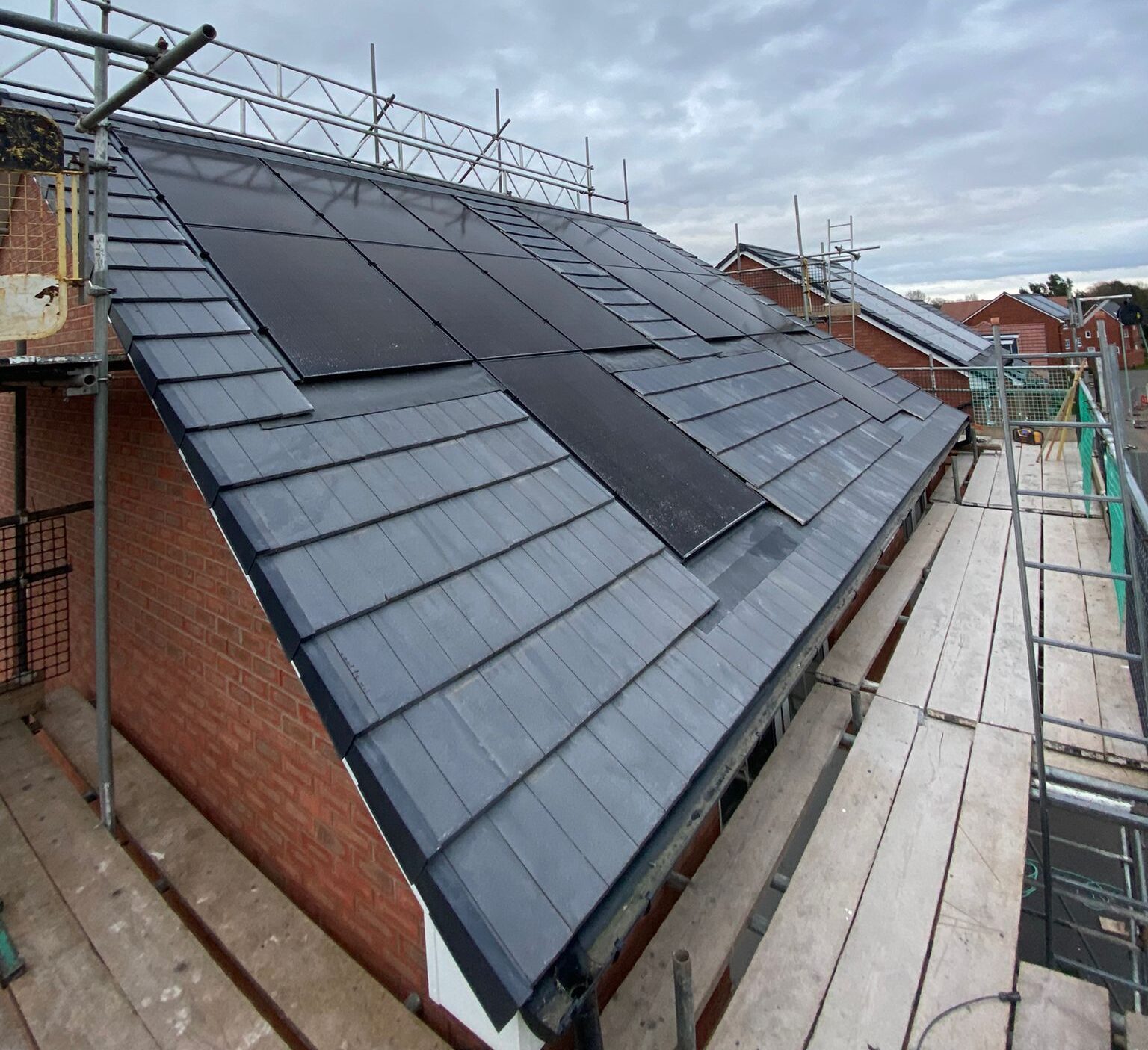https://quinnroofing.co.uk/wp-content/uploads/2025/04/2efe59a7-906a-4000-bad4-1d13d1aea8b7-e1743501652751.jpg